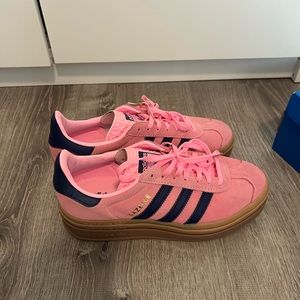 adidas Gazelle Bold "Pink Glow" sneakers - size 7